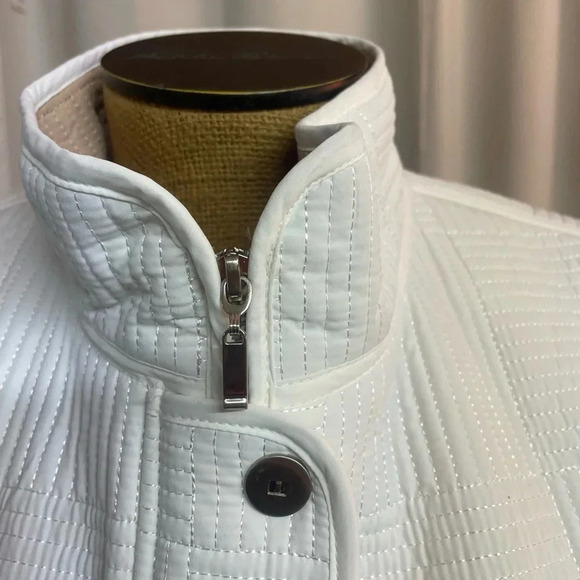 Columbia women’s black zip up size medium - Picture 3 of 9